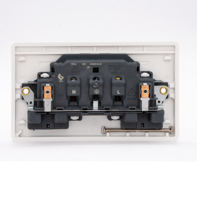 MK Logic Plus K2747WHI, 13A Twin Switch Socket Outlet