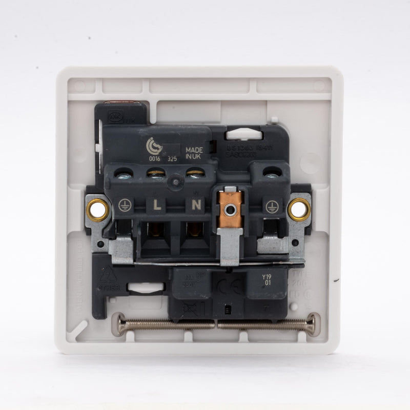 MK Logic Plus K2757WHI, 13A Single Switch Socket Outlet